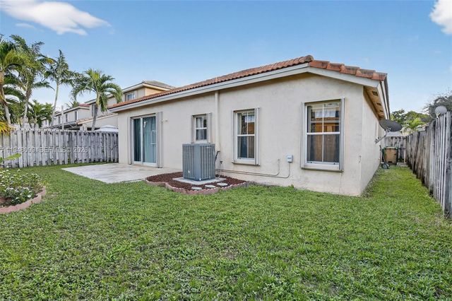 14125 S Cypress Cove Cir, Davie, FL 33325