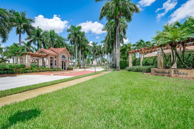 14125 S Cypress Cove Cir, Davie, FL 33325