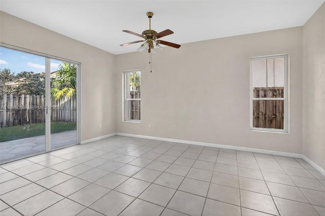 14125 S Cypress Cove Cir, Davie, FL 33325