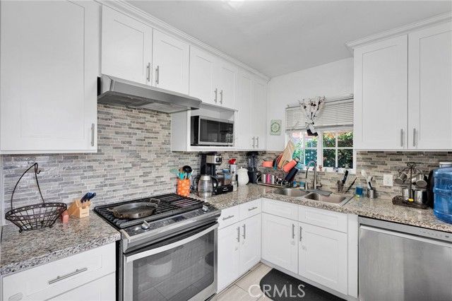 1688 W Cleveland Street, San Bernardino, CA 92411