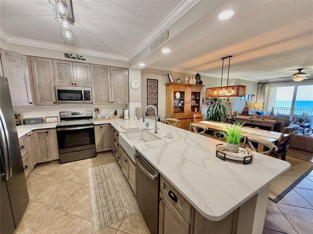 60 SURFVIEW DRIVE 421, Palm Coast, FL 32137