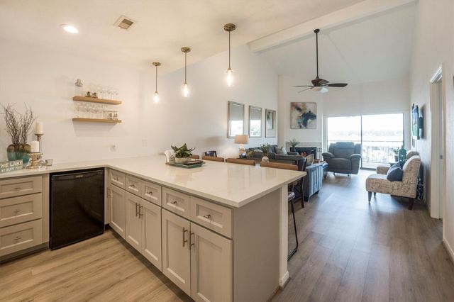 202 Lakeview Terrace A, Conroe, TX 77356