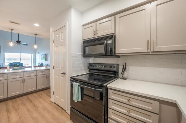 202 Lakeview Terrace A, Conroe, TX 77356