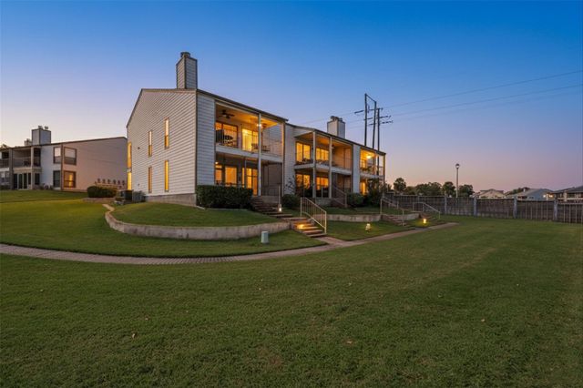 202 Lakeview Terrace A, Conroe, TX 77356