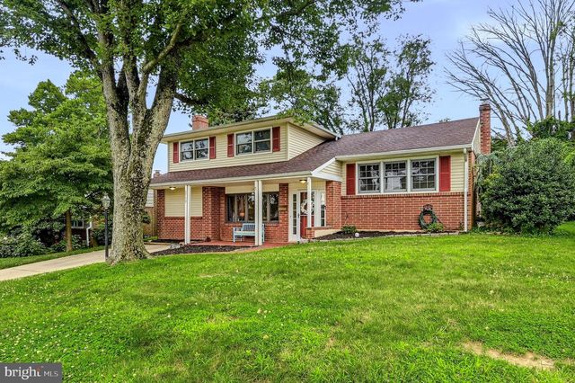 2712 FAWKES DR, Wilmington, DE 19808