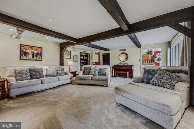 2712 FAWKES DR, Wilmington, DE 19808