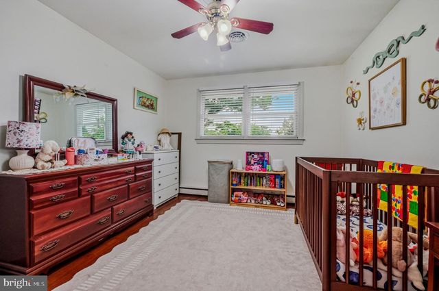 2712 FAWKES DR, Wilmington, DE 19808