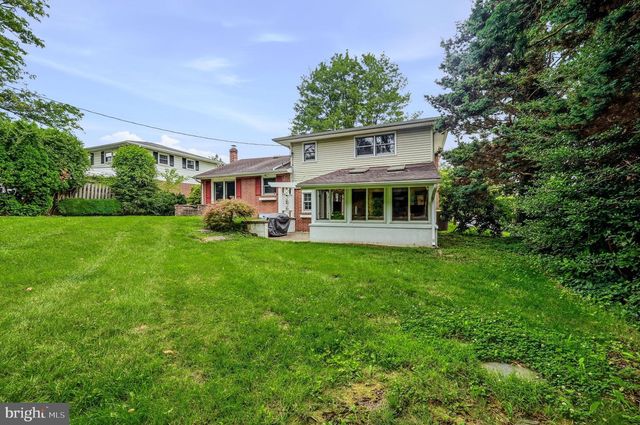 2712 FAWKES DR, Wilmington, DE 19808
