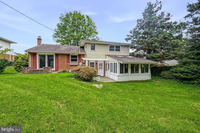 2712 FAWKES DR, Wilmington, DE 19808