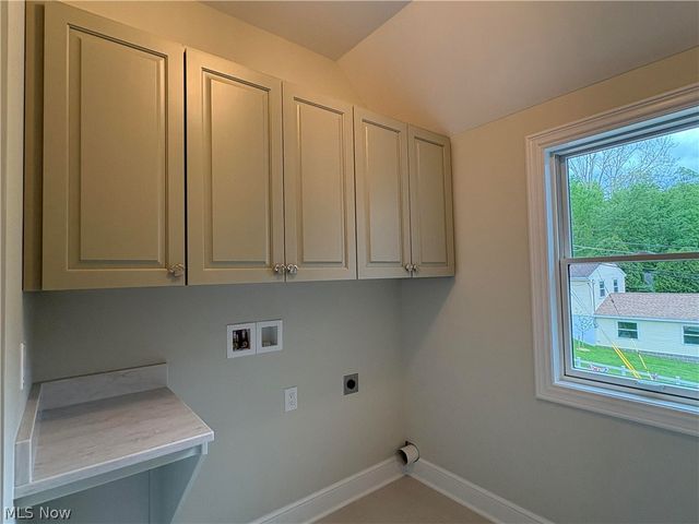 295 S Franklin Street, Chagrin Falls, OH 44022