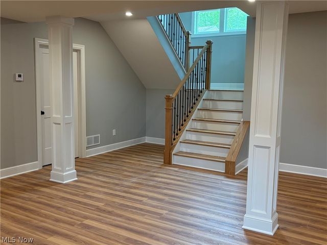 295 S Franklin Street, Chagrin Falls, OH 44022
