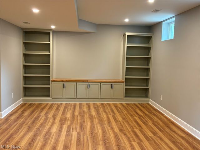 295 S Franklin Street, Chagrin Falls, OH 44022