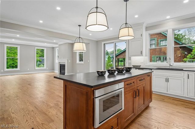 295 S Franklin Street, Chagrin Falls, OH 44022