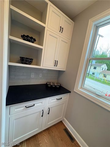 295 S Franklin Street, Chagrin Falls, OH 44022