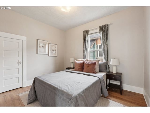 1831 Se INSLEY St, Portland, OR 97202