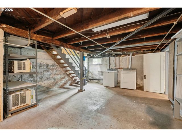 1831 Se INSLEY St, Portland, OR 97202