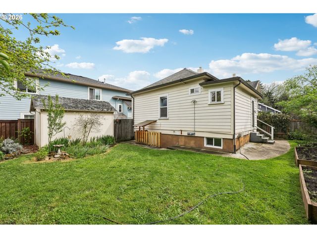 1831 Se INSLEY St, Portland, OR 97202