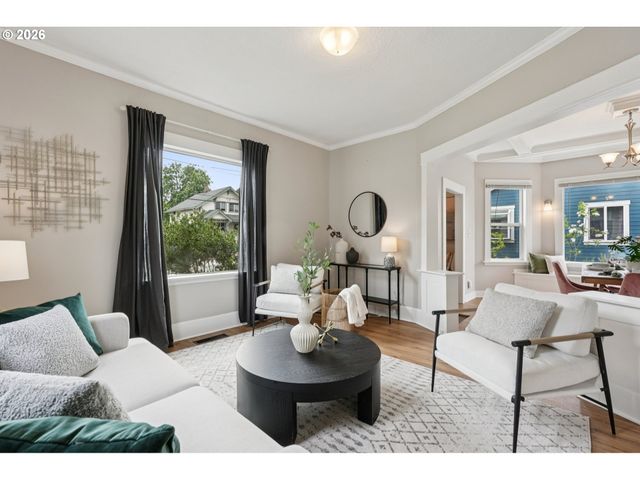 1831 Se INSLEY St, Portland, OR 97202