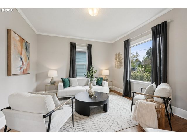 1831 Se INSLEY St, Portland, OR 97202