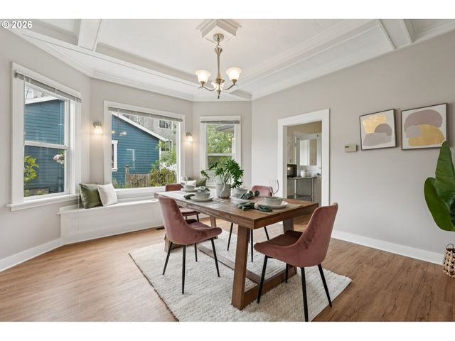 1831 Se INSLEY St, Portland, OR 97202