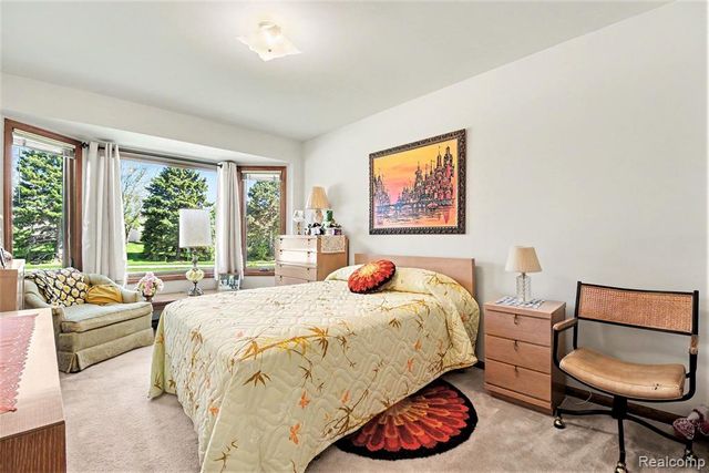 421 Drexelgate Parkway, Rochester Hills, MI 48307