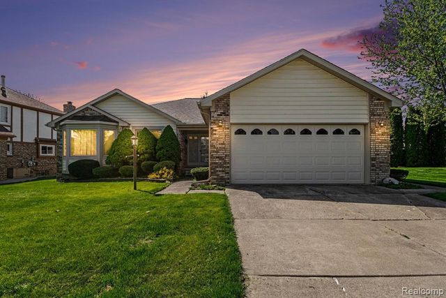 421 Drexelgate Parkway, Rochester Hills, MI 48307