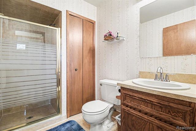 421 Drexelgate Parkway, Rochester Hills, MI 48307