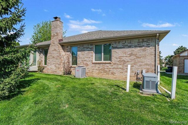 421 Drexelgate Parkway, Rochester Hills, MI 48307