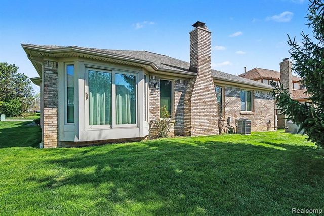 421 Drexelgate Parkway, Rochester Hills, MI 48307