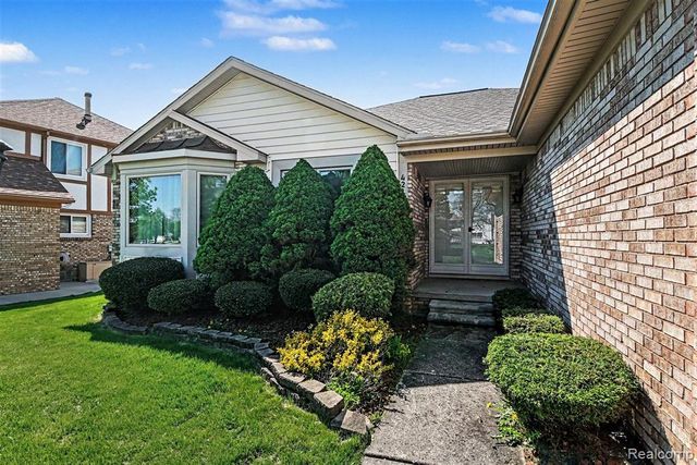 421 Drexelgate Parkway, Rochester Hills, MI 48307