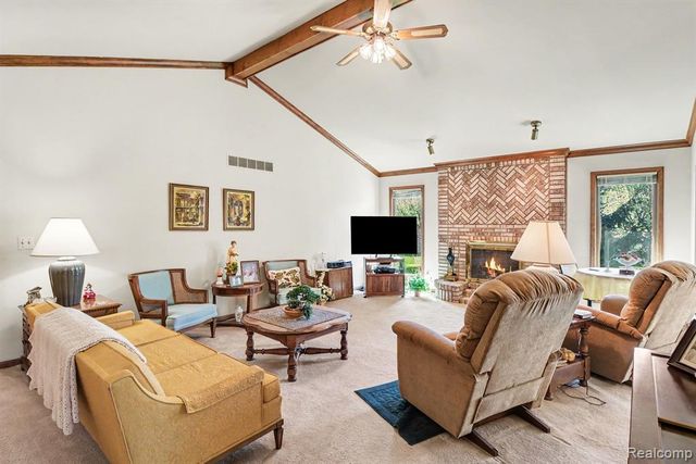 421 Drexelgate Parkway, Rochester Hills, MI 48307
