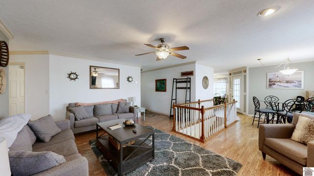 477 Beechwood Dr, Cadiz, KY 42211