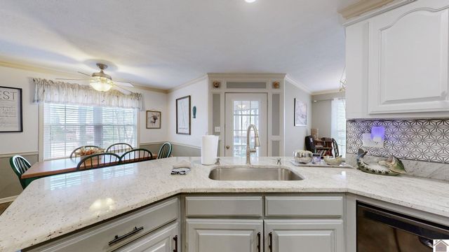 477 Beechwood Dr, Cadiz, KY 42211