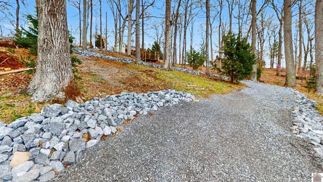 477 Beechwood Dr, Cadiz, KY 42211