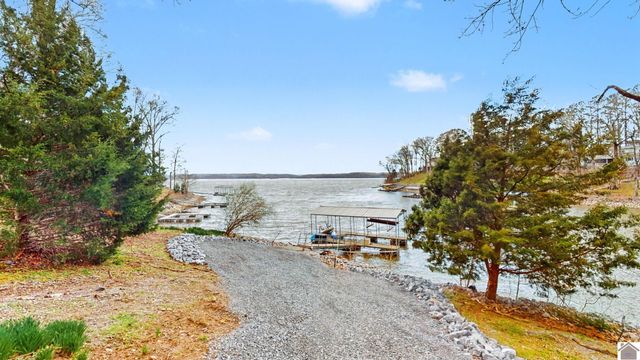 477 Beechwood Dr, Cadiz, KY 42211