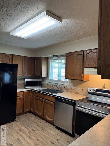 1617 9th Street, Idaho Falls, ID 83401