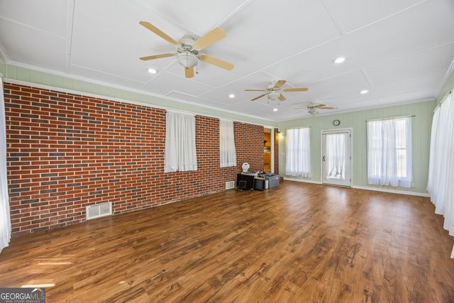 131 Roosevelt Boulevard, Commerce, GA 30529