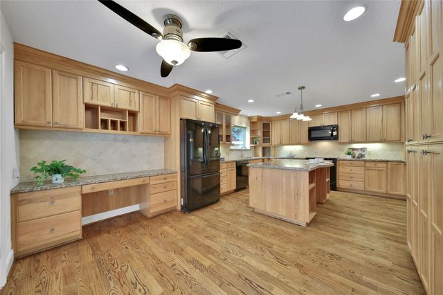 1362 Bullock Lane, Houston, TX 77055