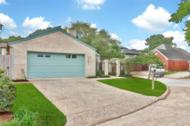 1362 Bullock Lane, Houston, TX 77055
