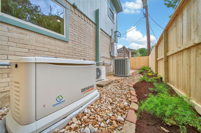 1362 Bullock Lane, Houston, TX 77055