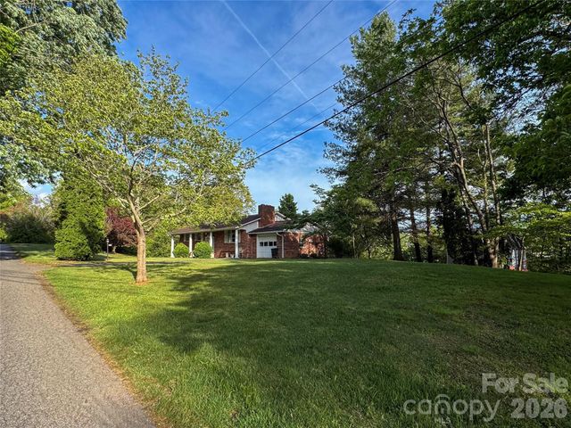 70 Winchester Drive, Waynesville, NC 28785