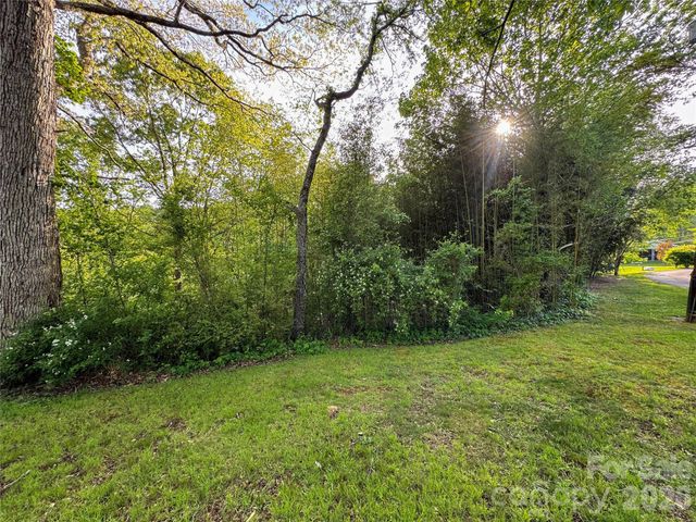 70 Winchester Drive, Waynesville, NC 28785