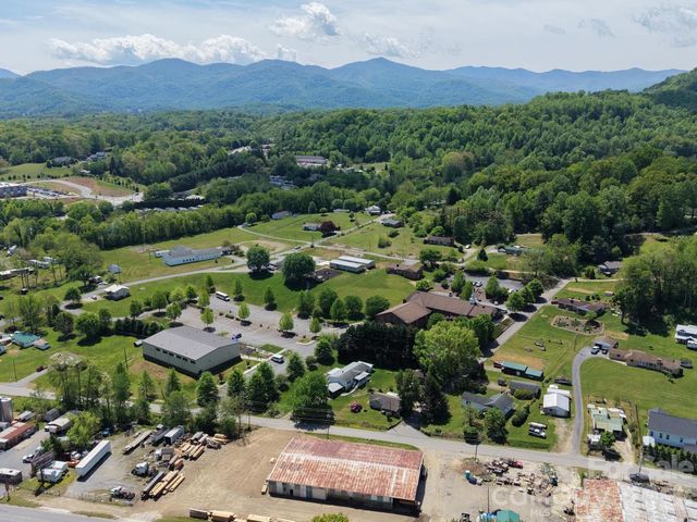 70 Winchester Drive, Waynesville, NC 28785