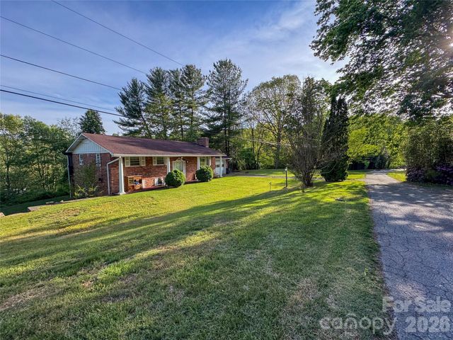 70 Winchester Drive, Waynesville, NC 28785