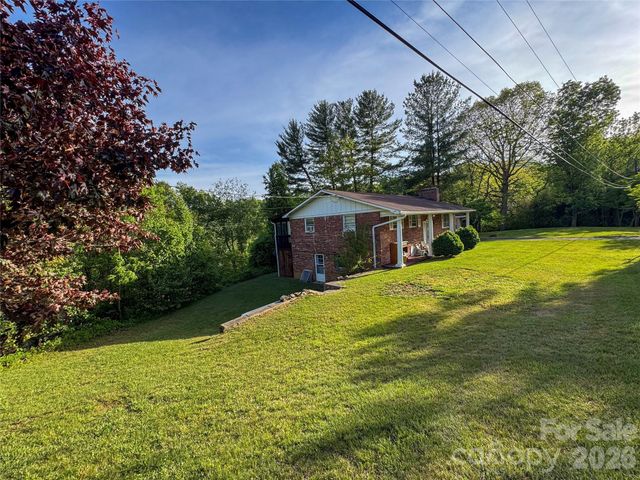 70 Winchester Drive, Waynesville, NC 28785