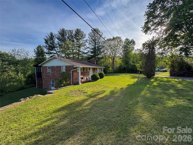 70 Winchester Drive, Waynesville, NC 28785