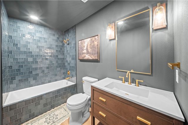 573 Reed Valley Road, Fayetteville, AR 72704