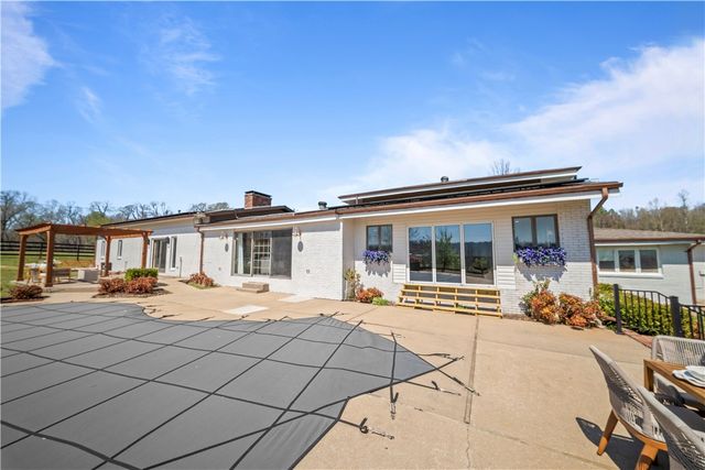 573 Reed Valley Road, Fayetteville, AR 72704