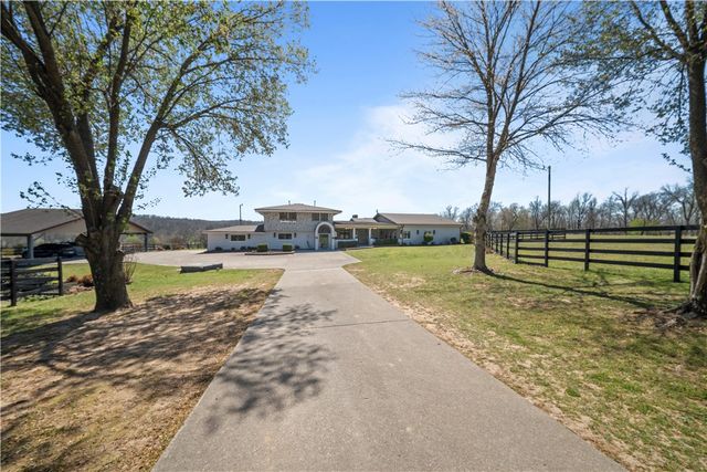 573 Reed Valley Road, Fayetteville, AR 72704