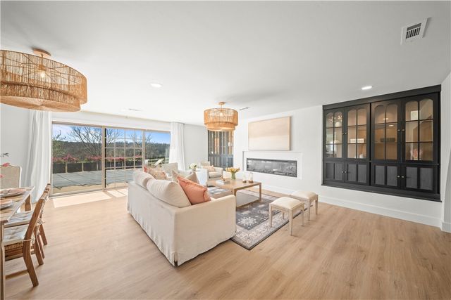 573 Reed Valley Road, Fayetteville, AR 72704